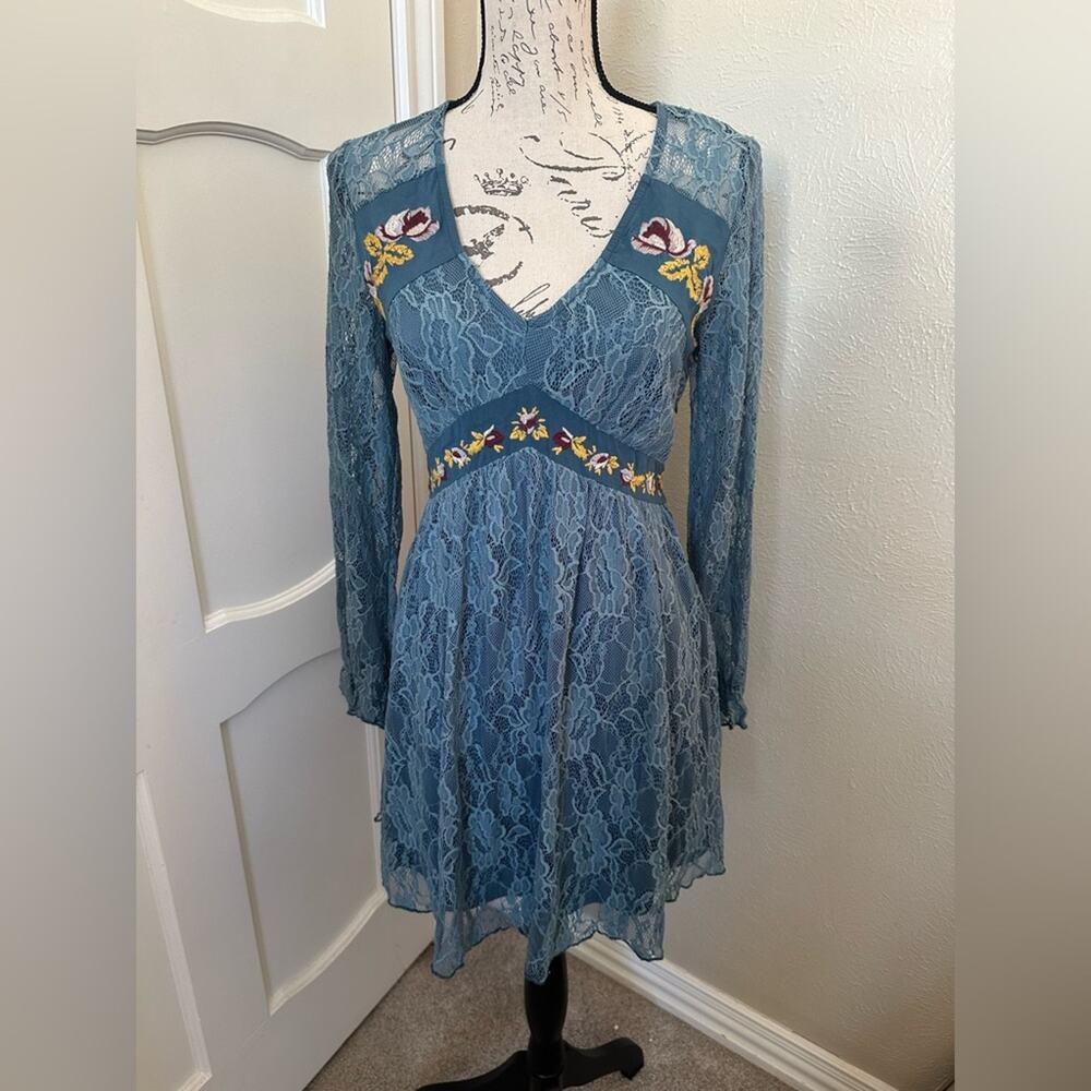 Francesca's Miami Vintage Blue Embroidered Lace Long sleeves Western Dress, Smal